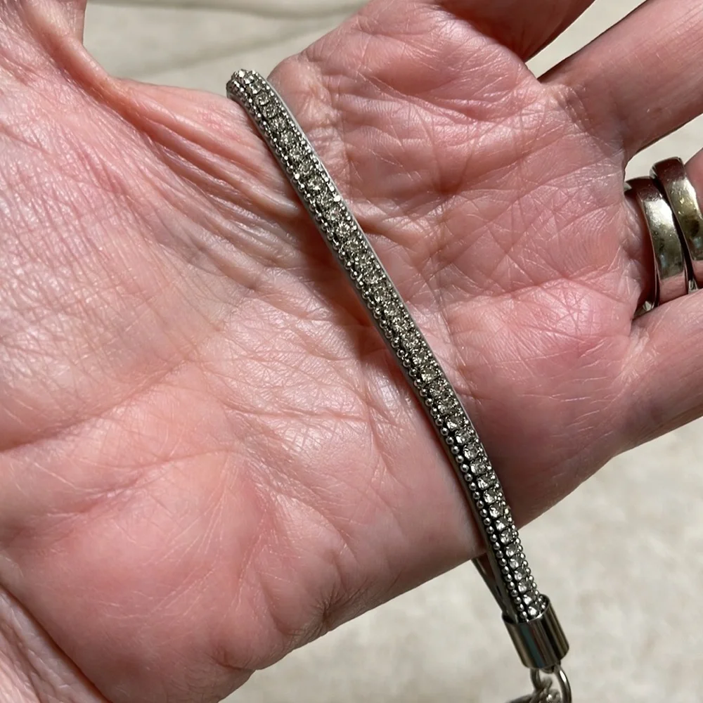 BNWT HALLMARK SILVER TONE & CRYSTAL EIFFEL TOWER PARIS KEYCHAIN 4 pcs Available